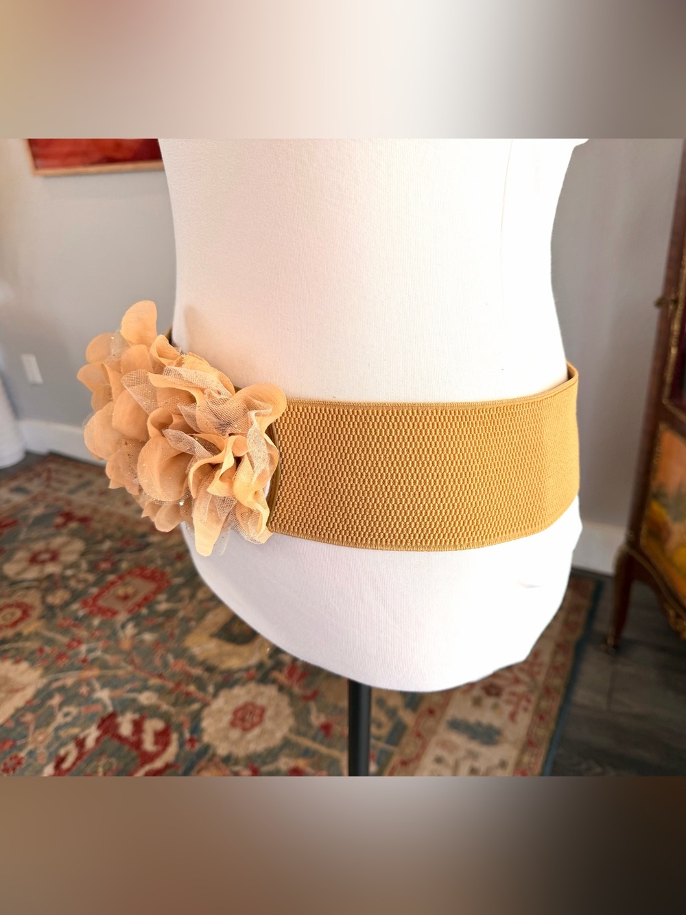 Elastic Floral Waist Belt - Tan - Picture 2 of 7